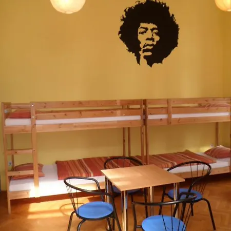 Hostel All-central